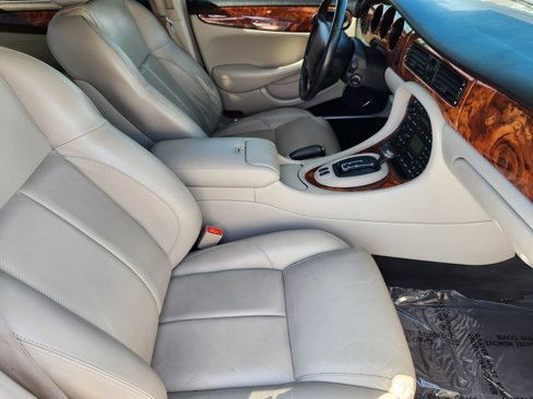 Used 2002 Jaguar XJ Sport image 13