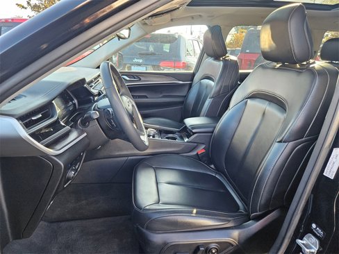 Used 2023 Jeep Grand Cherokee 4WD 4xe image 14