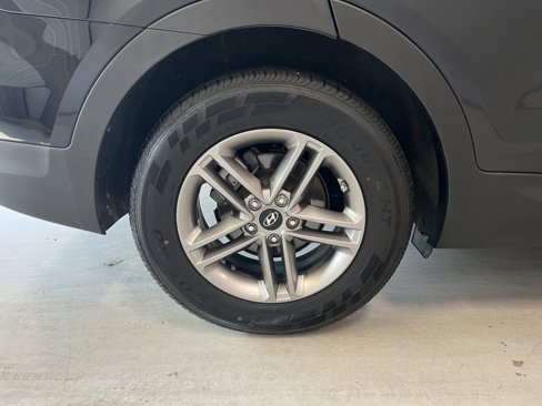 Used 2018 Hyundai Santa Fe Sport image 11