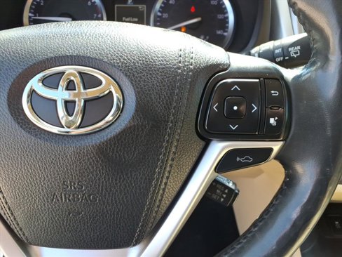 Used 2016 Toyota Highlander Limited Platinum image 29