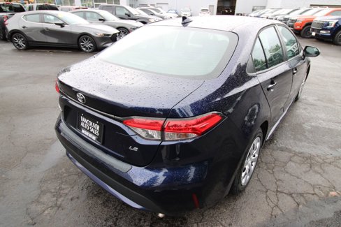 Used 2020 Toyota Corolla LE image 9
