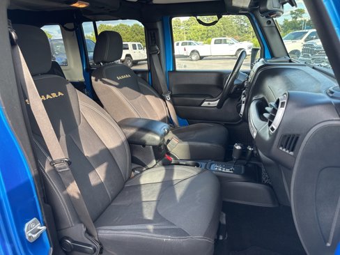 Used 2015 Jeep Wrangler Unlimited Sahara w/ Connectivity Group image 23