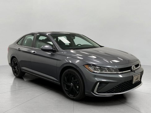 New 2025 Volkswagen Jetta SE image 1