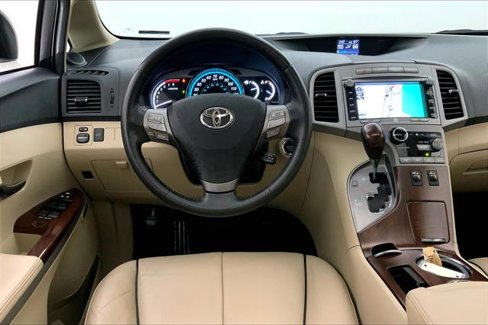Used 2010 Toyota Venza AWD image 4