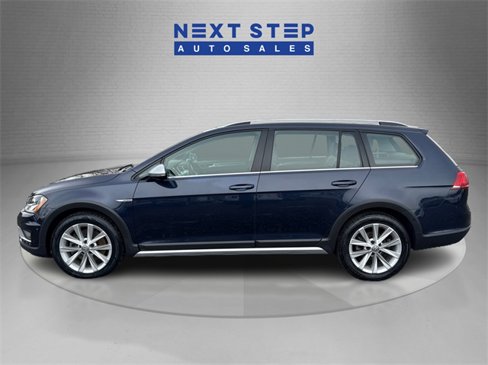 Used 2017 Volkswagen Golf Alltrack SE image 4
