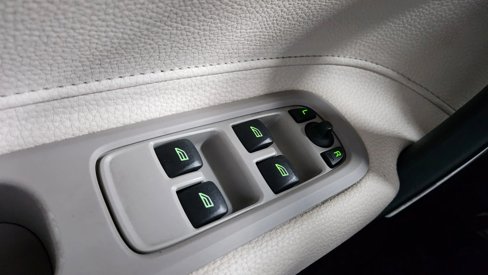 Used 2013 Volvo C70 T5 image 28