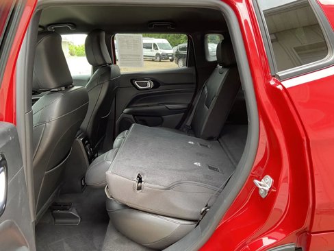 Used 2023 Jeep Compass Limited image 10