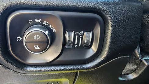 Used 2020 RAM 1500 Laramie image 41