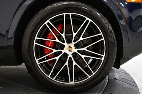 Certified 2024 Porsche Cayenne S image 19