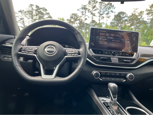 Used 2024 Nissan Altima 2.5 SR image 3