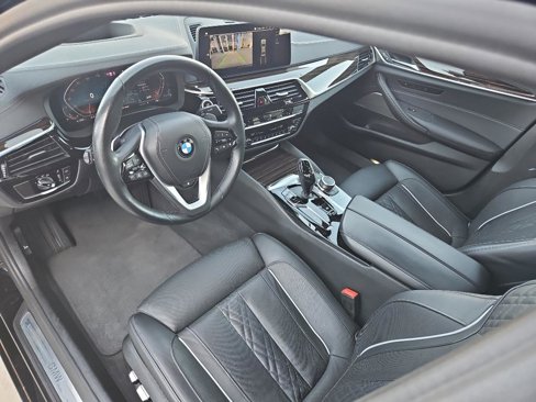 Used 2022 BMW 530i xDrive w/ Executive Package image 9