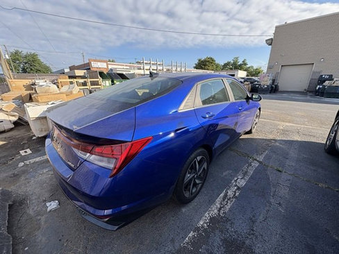 Certified 2023 Hyundai Elantra Limited w/ Preferred Accessory Package image 6