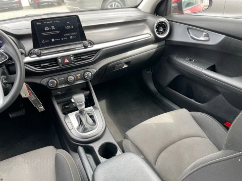 Used 2023 Kia Forte LXS w/ LXS Technology Package image 9