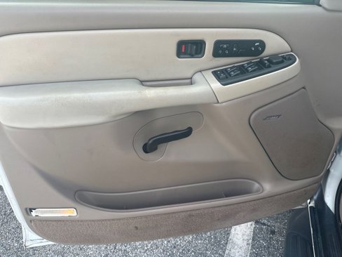 Used 2003 Chevrolet Tahoe LT image 14