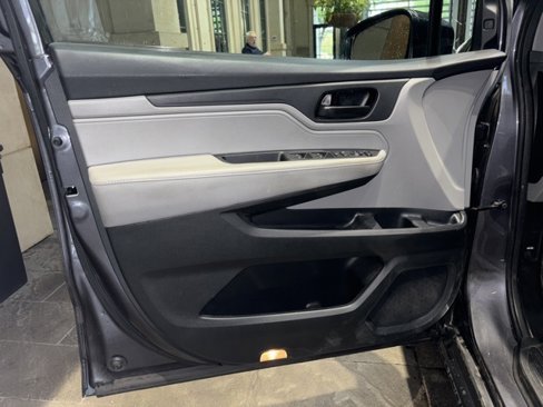 Used 2019 Honda Odyssey EX image 13