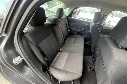 Used 2018 Ford Focus SE image 29