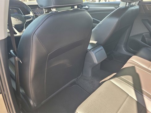 Used 2024 Volkswagen Jetta SE image 14