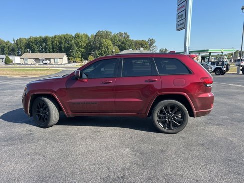 Used 2021 Jeep Grand Cherokee Laredo X image 3