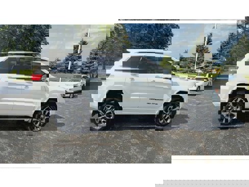 Used 2018 Jeep Grand Cherokee Overland image 49