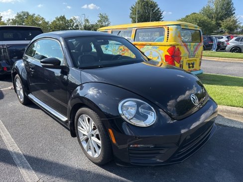 Used 2018 Volkswagen Beetle 2.0T S image 1
