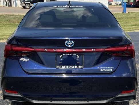 Used 2022 Toyota Avalon Limited image 7