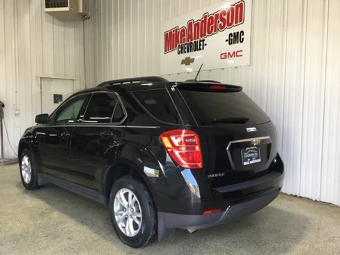 Used 2017 Chevrolet Equinox LT image 3