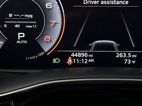 Used 2019 Audi Q8 Premium Plus w/ Premium Plus image 22