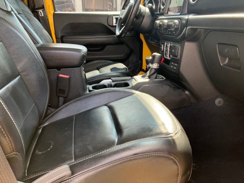 Used 2018 Jeep Wrangler Unlimited Sahara image 33