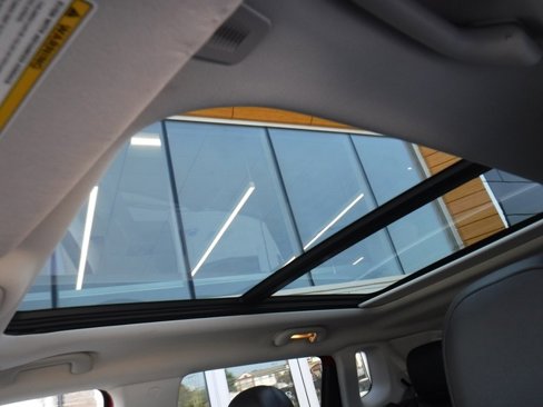 Certified 2019 Jeep Compass Latitude w/ Cold Weather Group image 14
