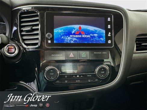 Used 2017 Mitsubishi Outlander SE image 27