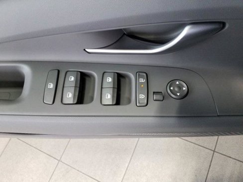 New 2025 Hyundai Elantra SEL w/ Cargo Package image 13