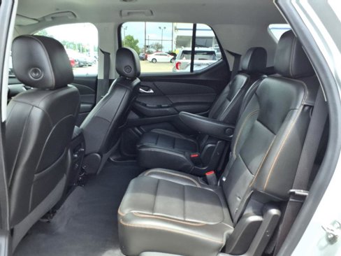 Used 2021 Chevrolet Traverse LT image 10