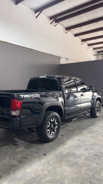 Used 2018 Toyota Tacoma TRD Off-Road image 2