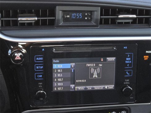 Used 2017 Toyota Corolla SE image 14