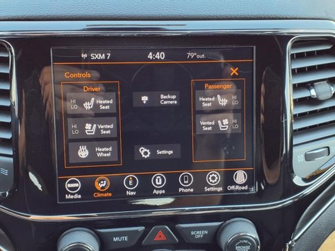 Used 2020 Jeep Grand Cherokee Limited w/ Luxury Group II image 14