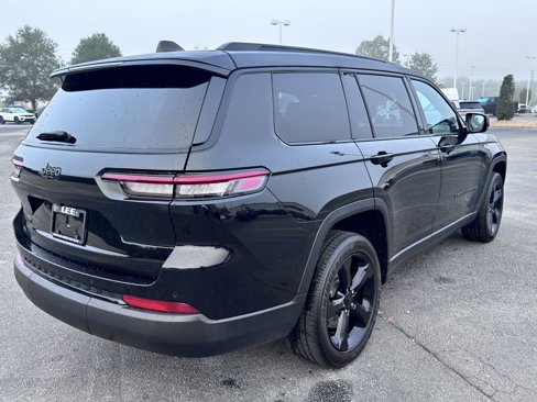 Used 2023 Jeep Grand Cherokee L Laredo image 5