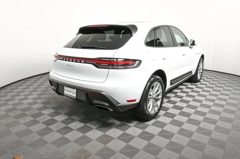 Certified 2025 Porsche Macan image 30