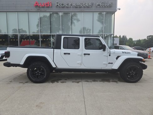 Used 2021 Jeep Gladiator Willys image 8
