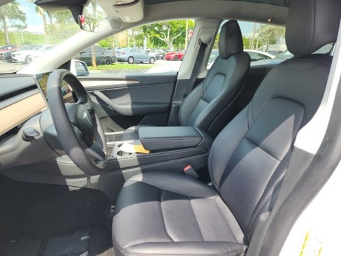 Used 2023 Tesla Model Y Long Range image 18