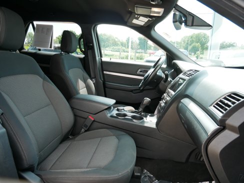 Used 2018 Ford Explorer XLT w/ Safe & Smart Package image 23