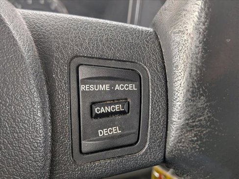 Used 2006 Jeep Commander Limited image 12