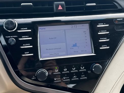 Used 2019 Toyota Camry LE image 21