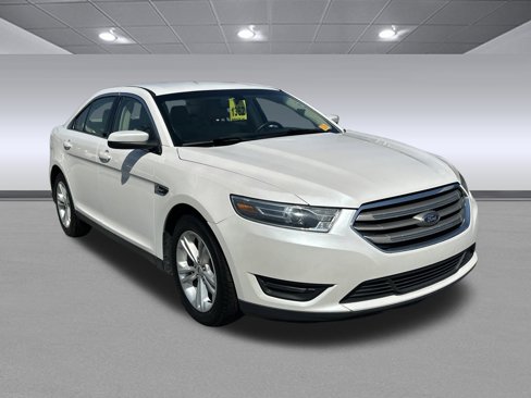 Used 2018 Ford Taurus SEL w/ Equipment Group 201A image 3