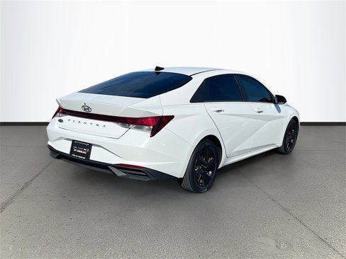 Used 2023 Hyundai Elantra SEL w/ Cargo Package image 7