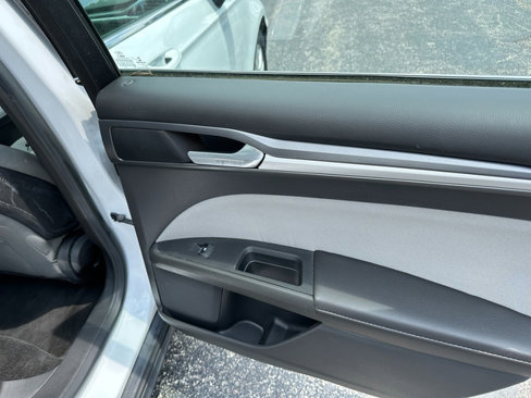 Used 2015 Ford Fusion S image 22