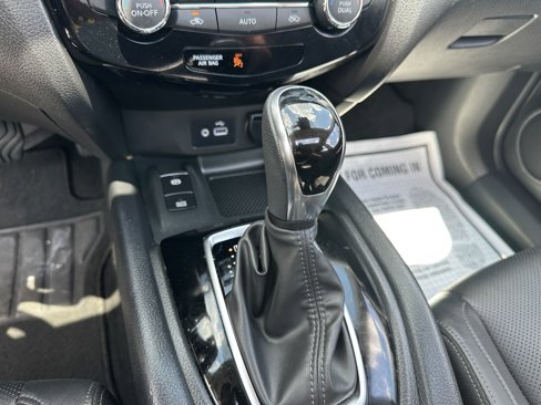 Used 2022 Nissan Rogue Sport SL w/ Premium Package image 29