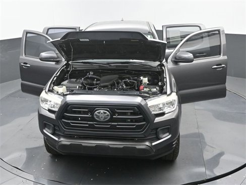 Used 2018 Toyota Tacoma SR image 33