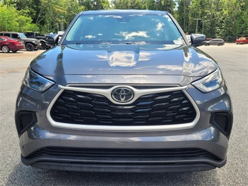 Used 2022 Toyota Highlander L image 2