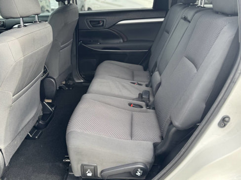 Used 2018 Toyota Highlander Plus image 12