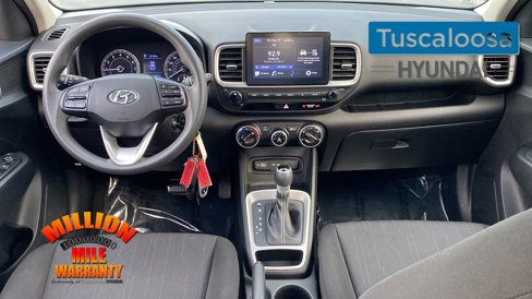 Used 2022 Hyundai Venue SE image 26